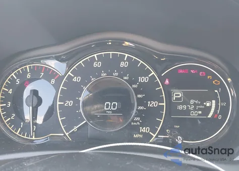 2015 Nissan Versa Note S (Sr)/S Plus/Sl/Sr/Sv z USA, uszkodzony, nr VIN 3N1CE2CP0FL381933